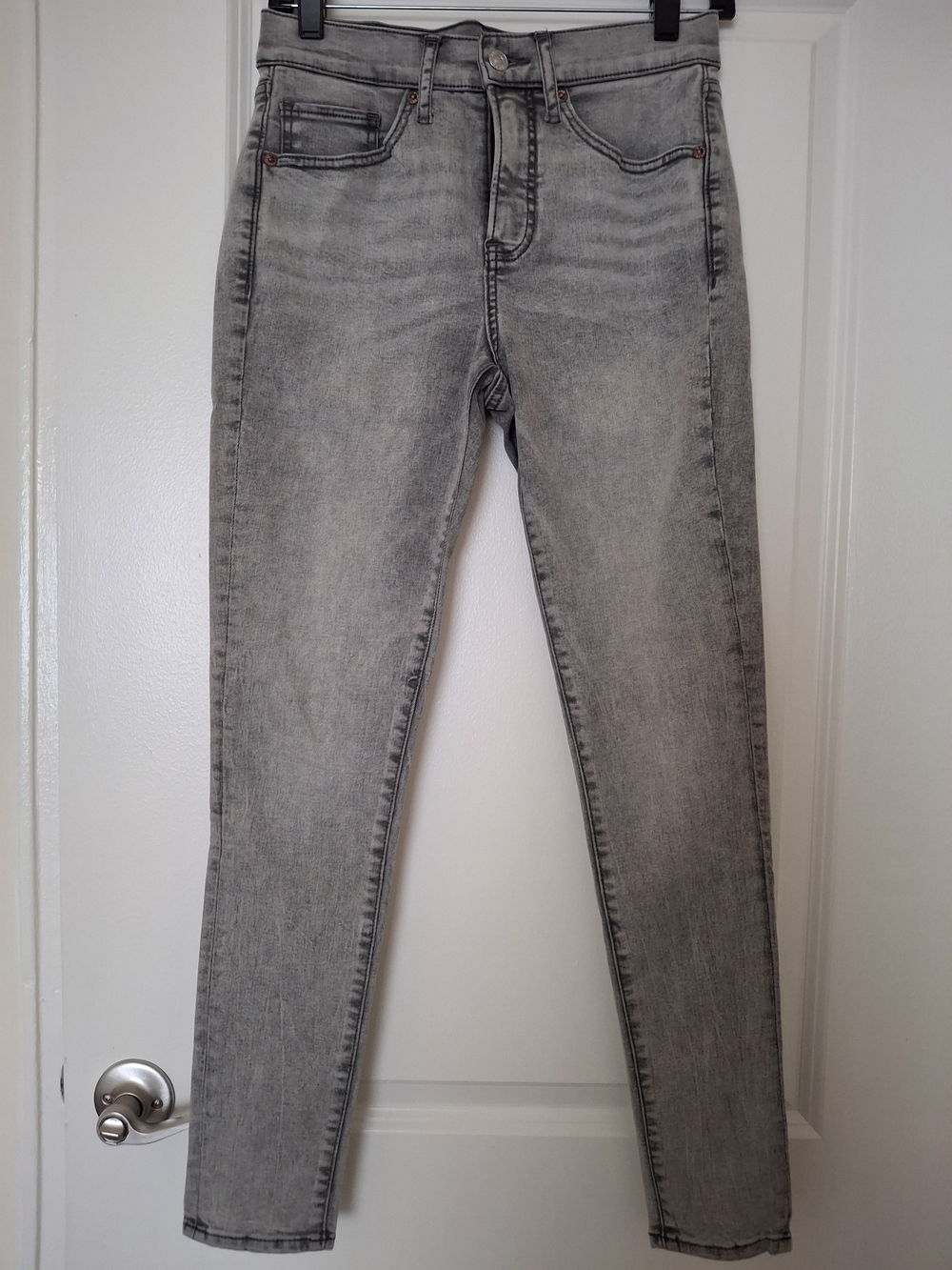 Women's Mid-Rise Grey Washed Skinny Jeans
